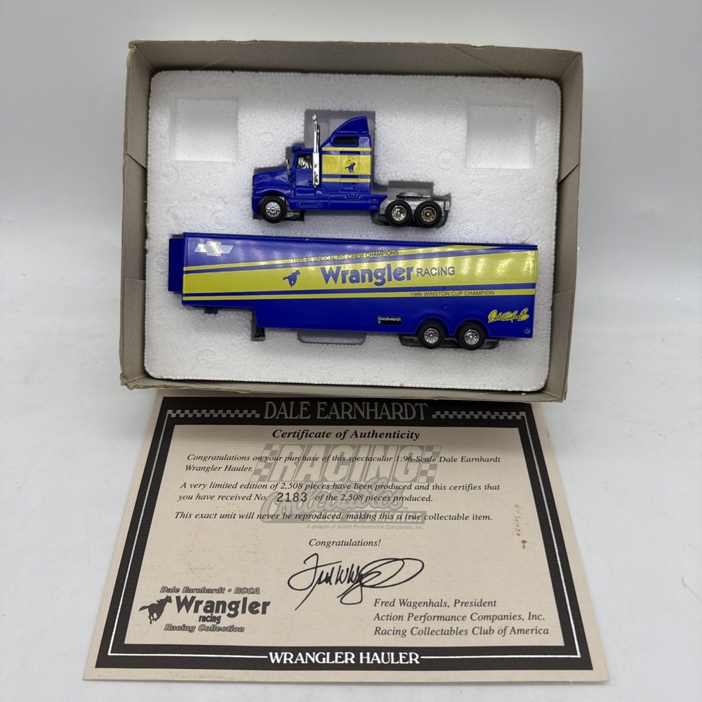 Dale Earnhardt Sr #3 Wrangler Transporter/Hauler 1994 1:64 RCCA - 127/2508 -READ